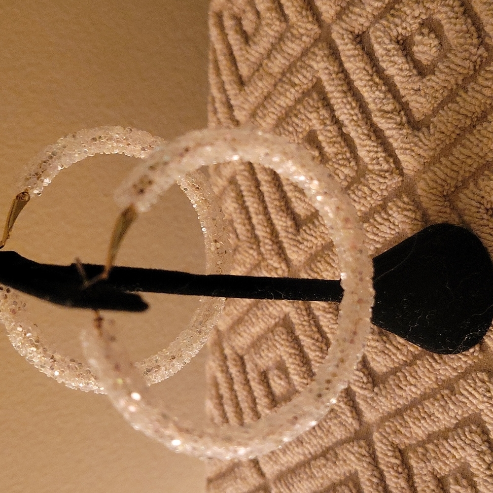 Sparkly loop earrings